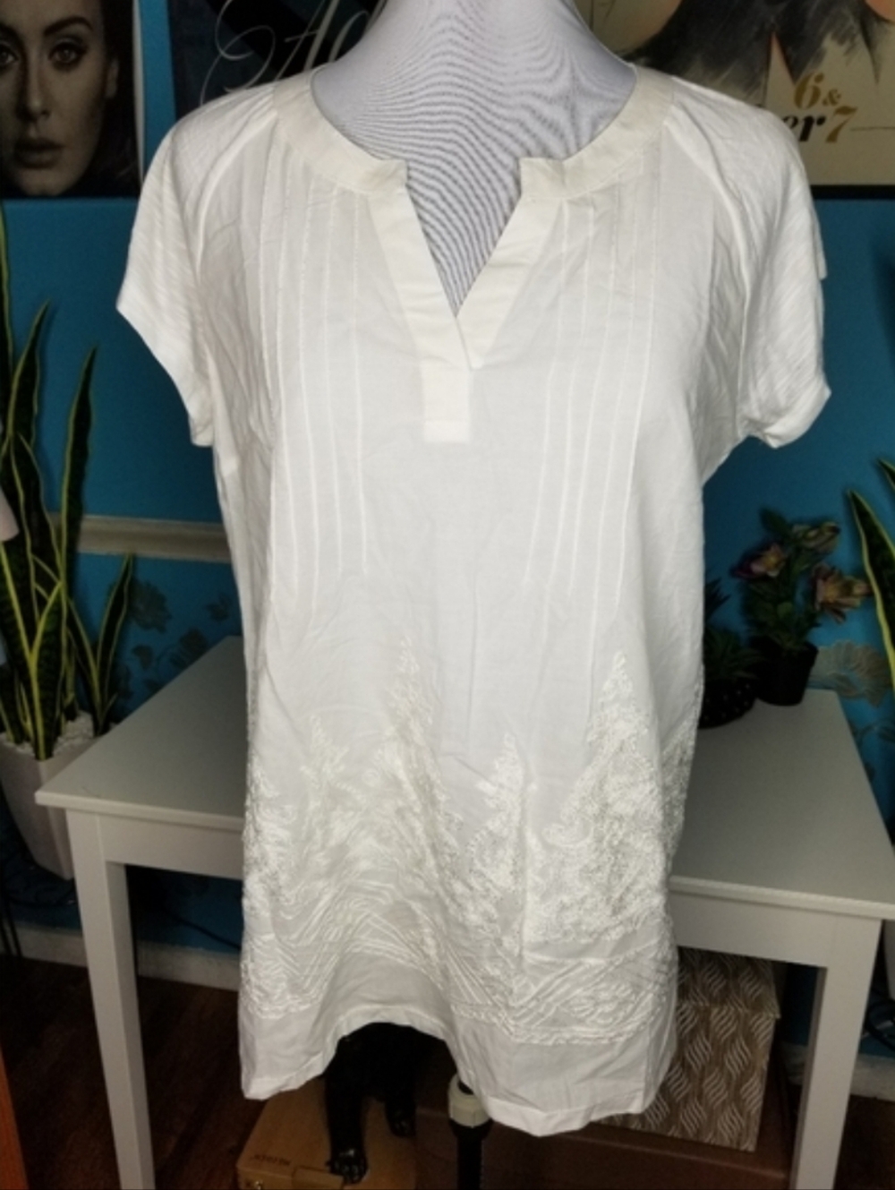 Liv Los Angeles Ivory Embroidered Top